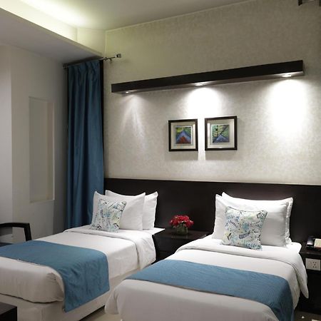 Rockland Hotel, C.R Park Nuova Delhi Esterno foto