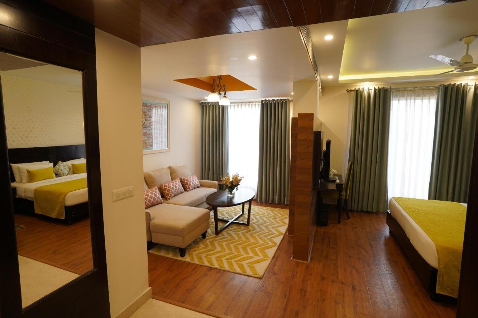 Rockland Hotel, C.R Park Nuova Delhi Esterno foto