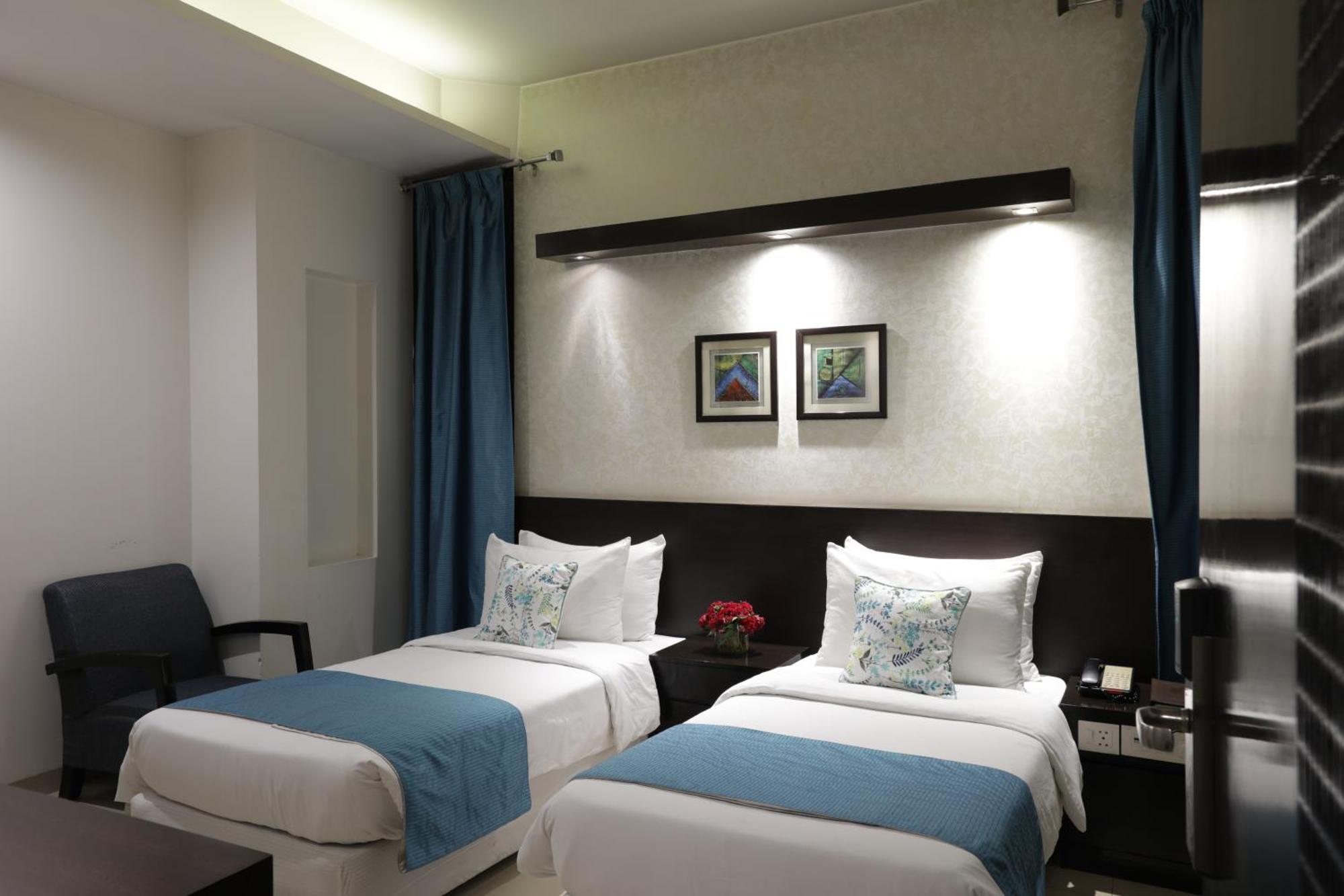 Rockland Hotel, C.R Park Nuova Delhi Esterno foto