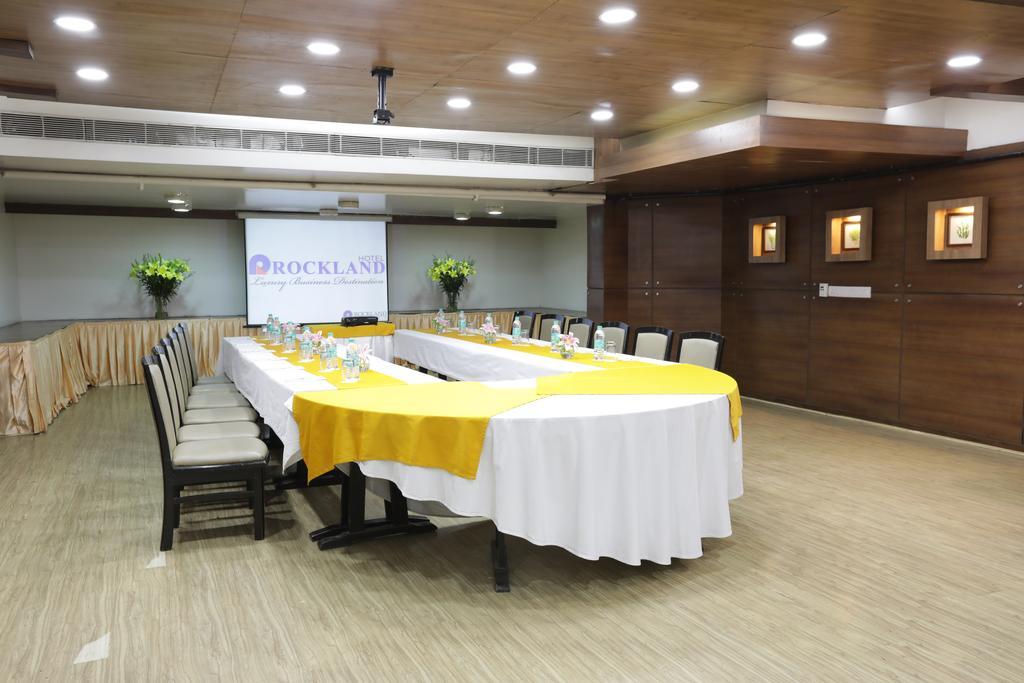 Rockland Hotel, C.R Park Nuova Delhi Esterno foto