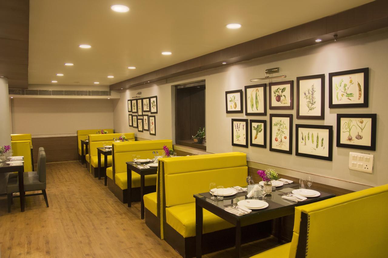 Rockland Hotel, C.R Park Nuova Delhi Esterno foto