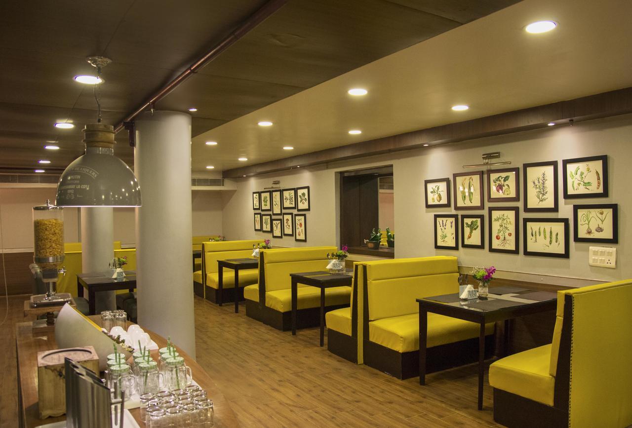Rockland Hotel, C.R Park Nuova Delhi Esterno foto