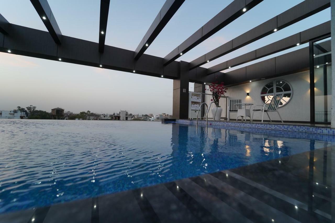Rockland Hotel, C.R Park Nuova Delhi Esterno foto