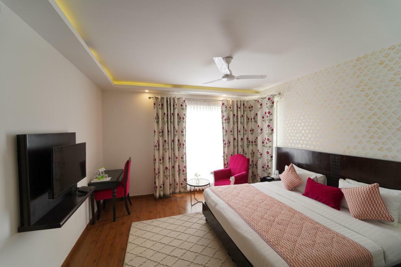 Rockland Hotel, C.R Park Nuova Delhi Esterno foto