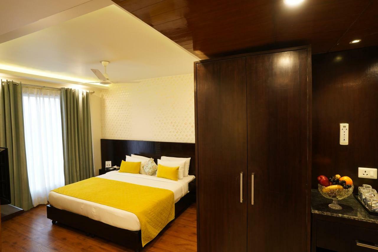 Rockland Hotel, C.R Park Nuova Delhi Esterno foto